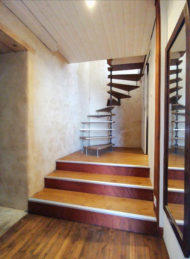 La Maison De Thomas Saint-Amant-de-Boixe Bagian luar foto