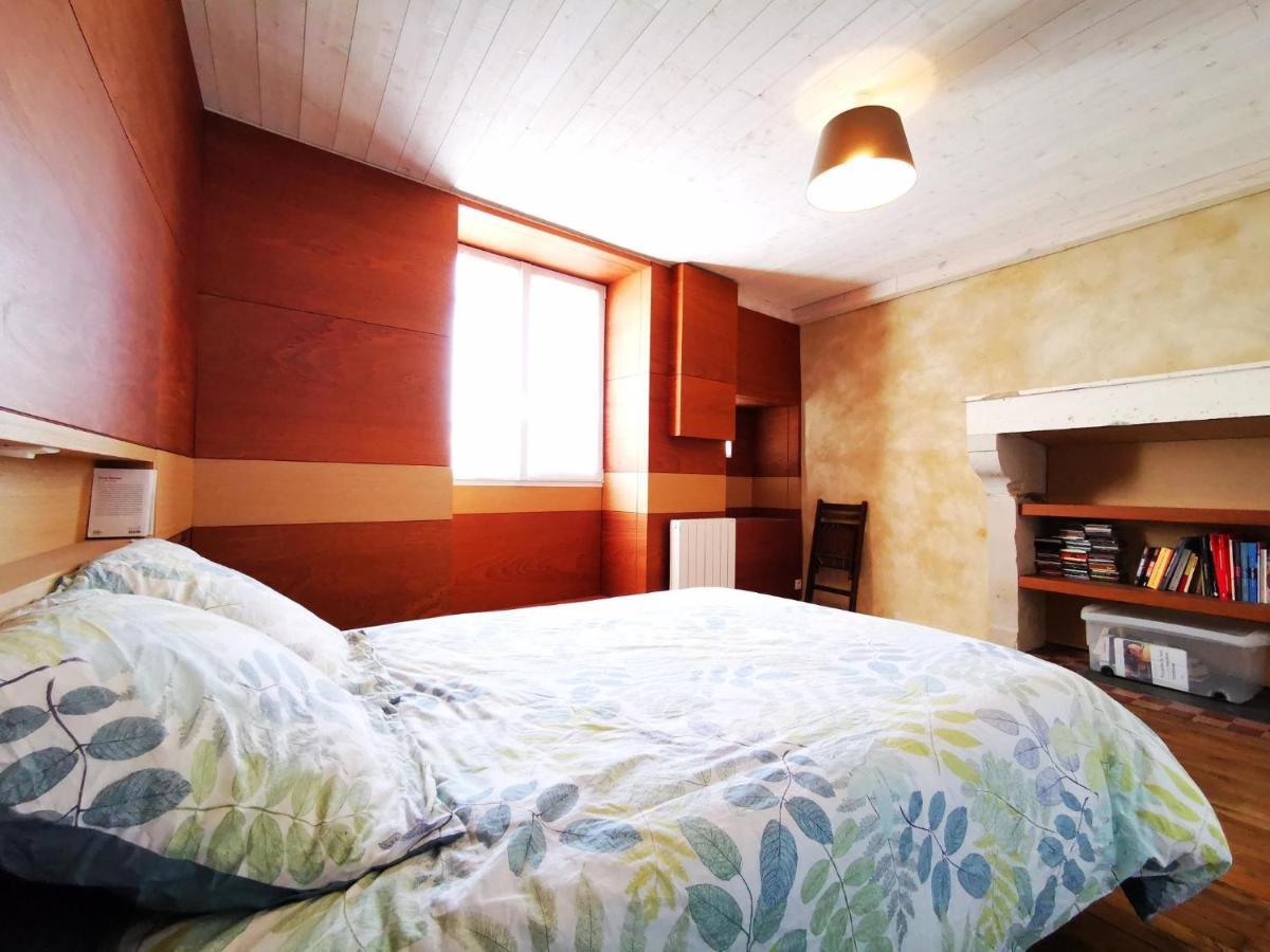La Maison De Thomas Saint-Amant-de-Boixe Bagian luar foto